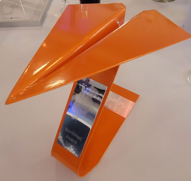 Nordwest-Award 2022 in der Farbe orange.