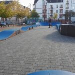 Auf dem Leher Pausenhof aufgebauter, mobiler Pumptrack.