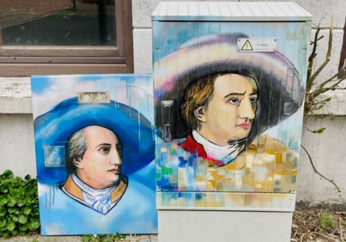 Bemalte Stromkästen mit dem Gesicht von Goethe