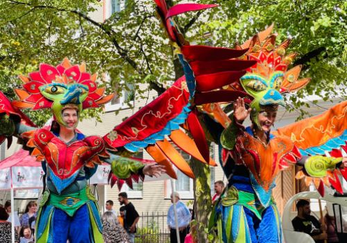 Stelzenläuferinnen auf dem Goethestrassenfest