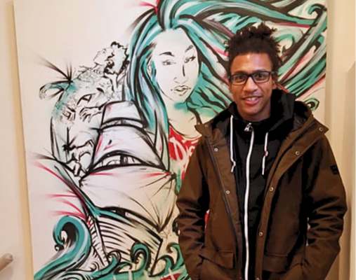 Veranstaltungskalender 507 x 400 px (1) Eine Person steht vor einem großen Gemälde auf Leinwand